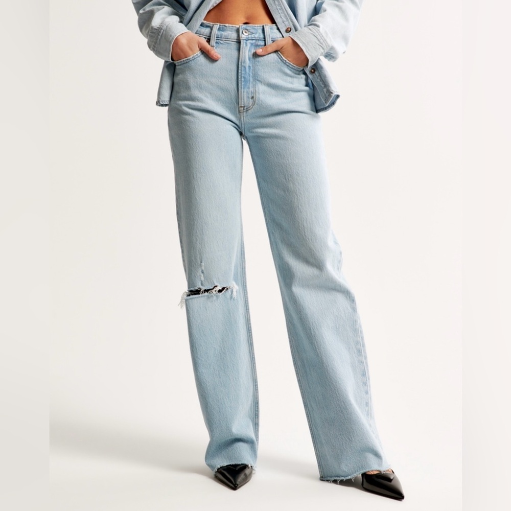 Abercrombie & fitch relaxed 90s fit high rise jeans.